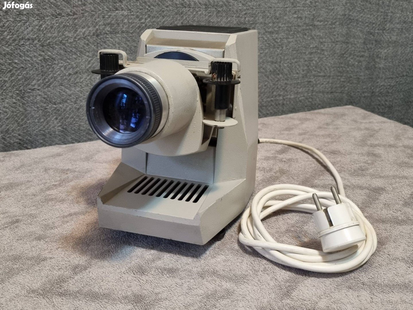 Vega DPU H-500 diavetítő