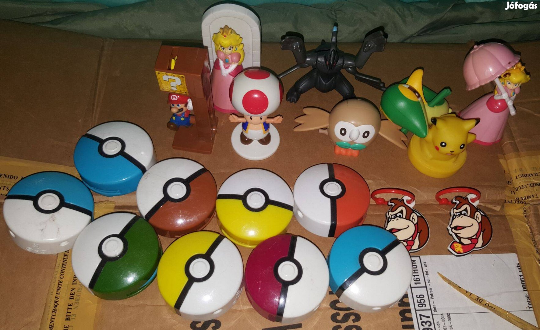 Vegyes Pokémon És Super Mario Figura Figurák