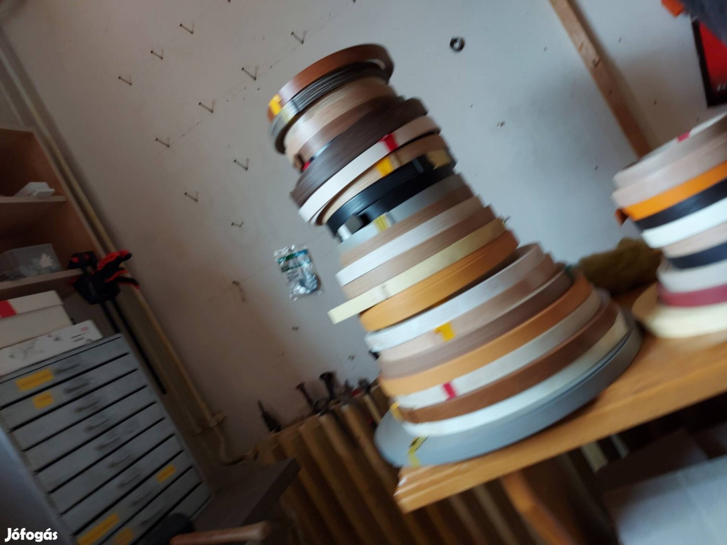 Vegyes sinű 2mm-es maradék élzáró