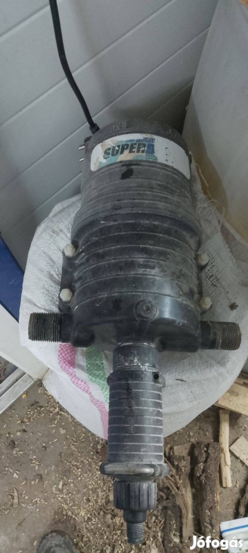 Vegyszer-gyógyszer adagoló, superdos