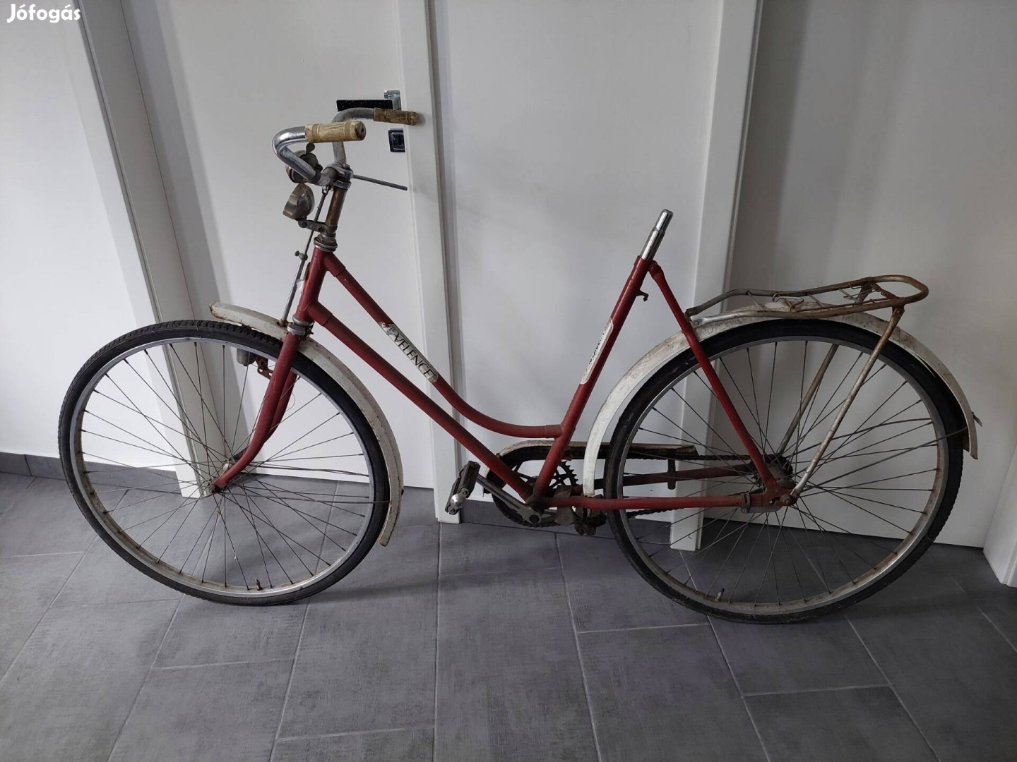 Velence /Csepel/ női 28-as kerékpár eladó 