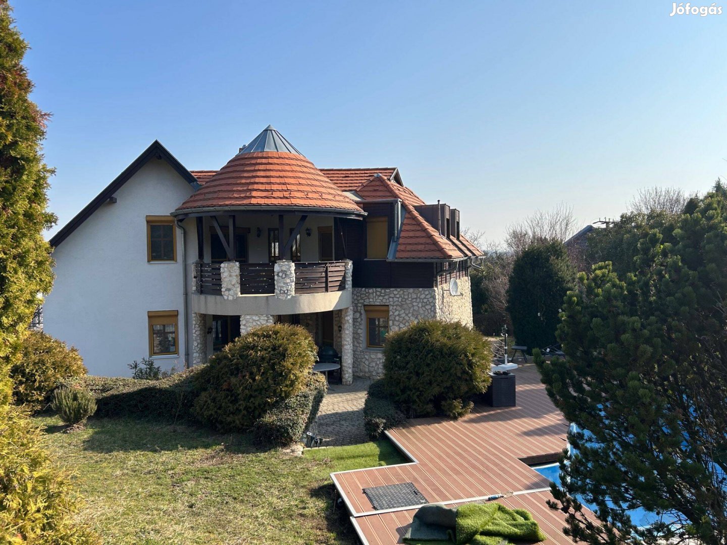 Velence - Örökpanorámás nyugalom a Bence-hegy lábánál