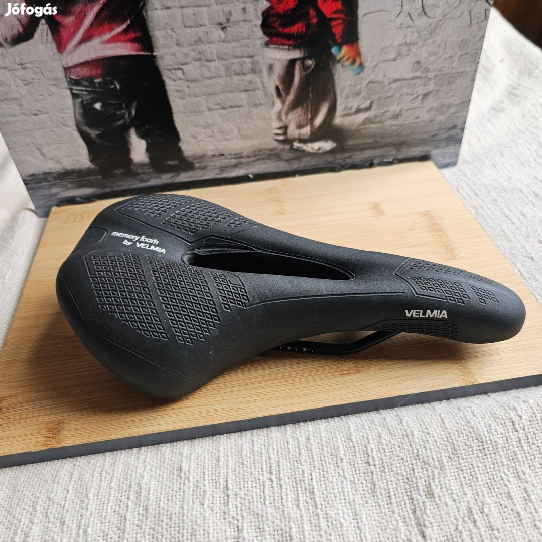 Velmia 1 szer használt zselés kerékpár nyereg 15cm széles