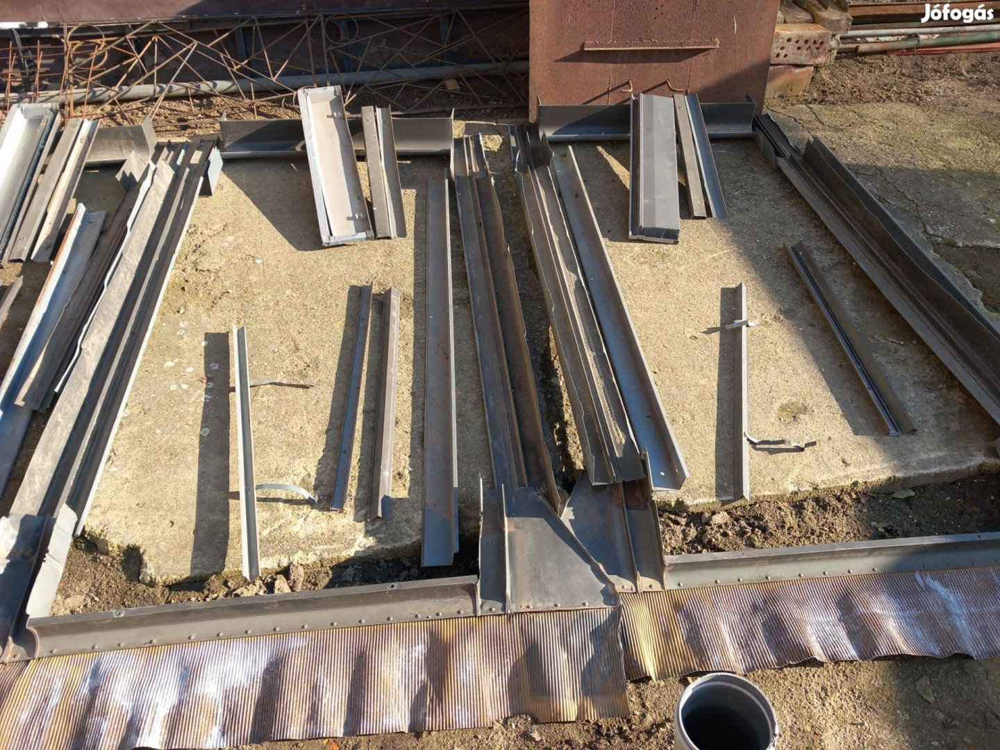 Velux komplett külső fém burkoló keret 78x140 ablakhoz