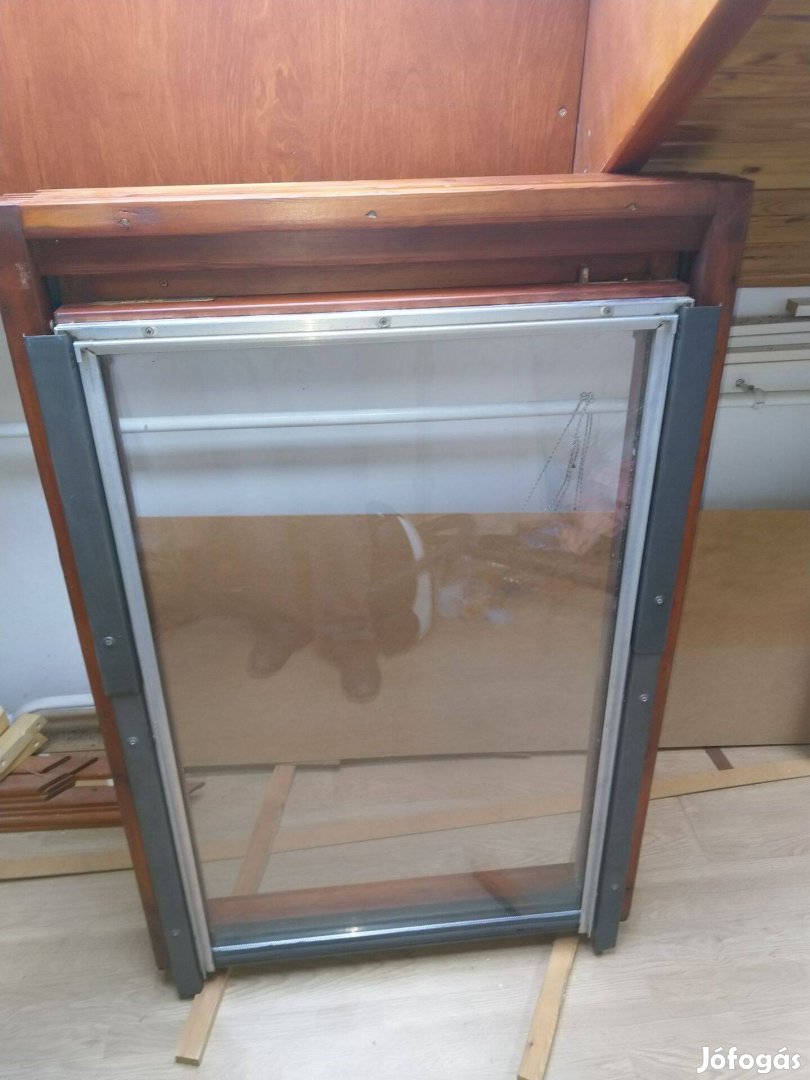 Velux tetőtéri ablak