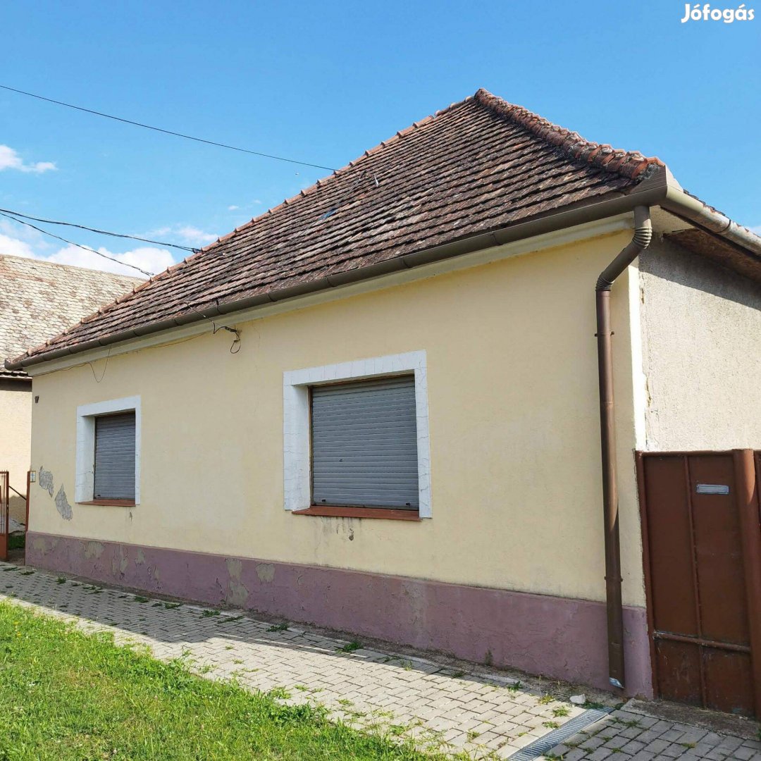 Véménden családi ház eladó