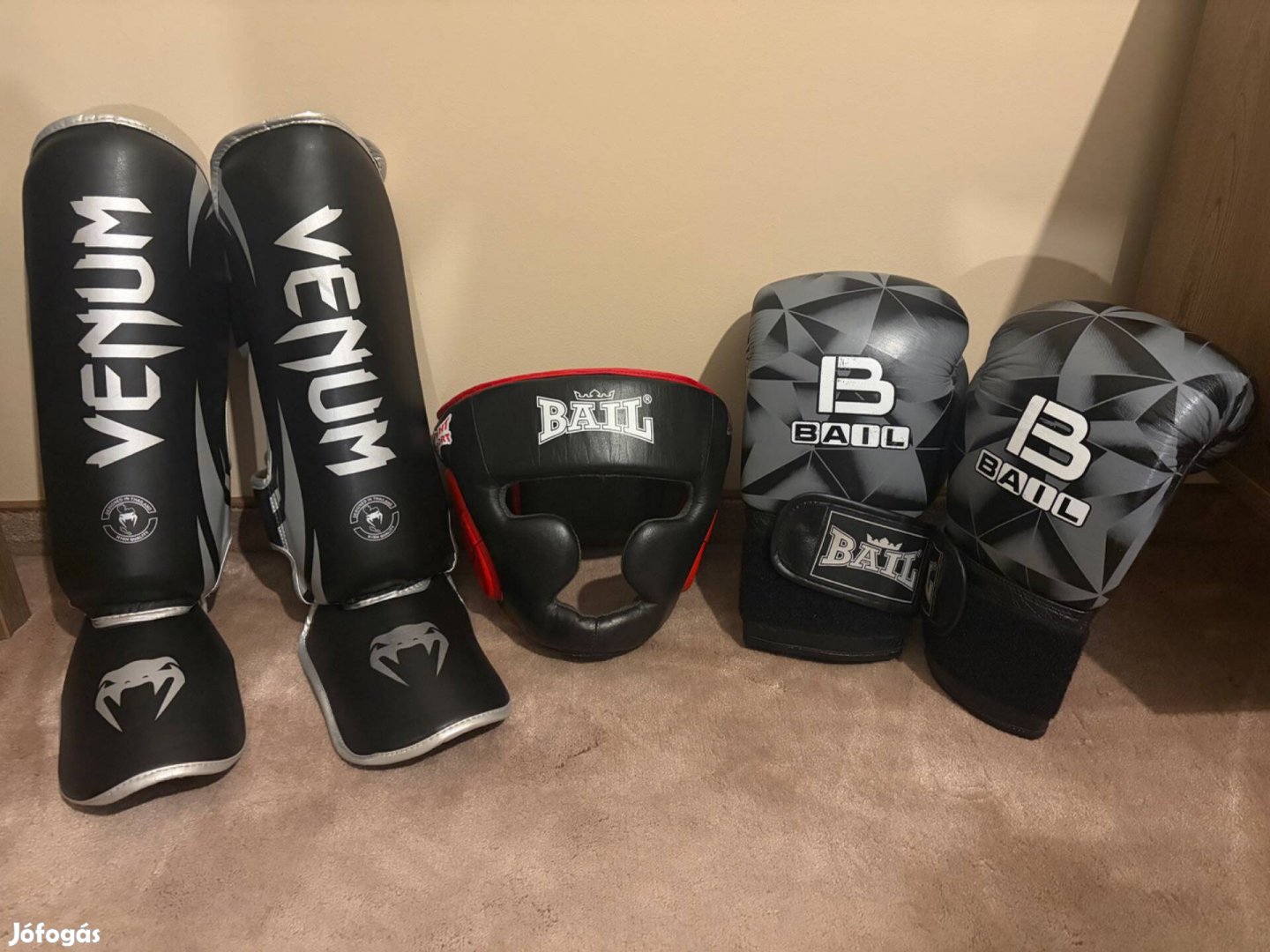 Venum lábszárvédő, Bail Boxkesztyű és fejvédő