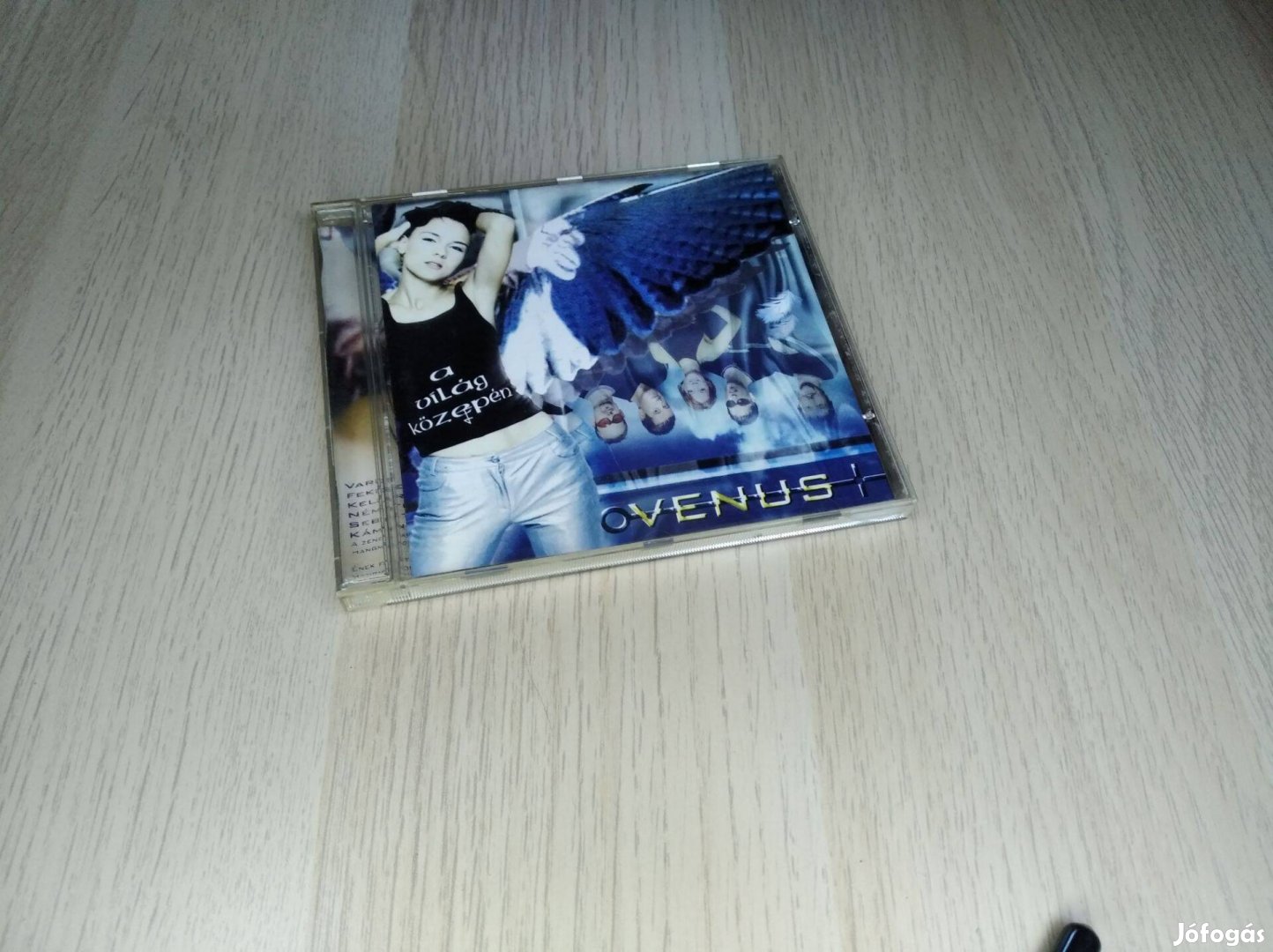 Venus - A Világ Közepén / CD