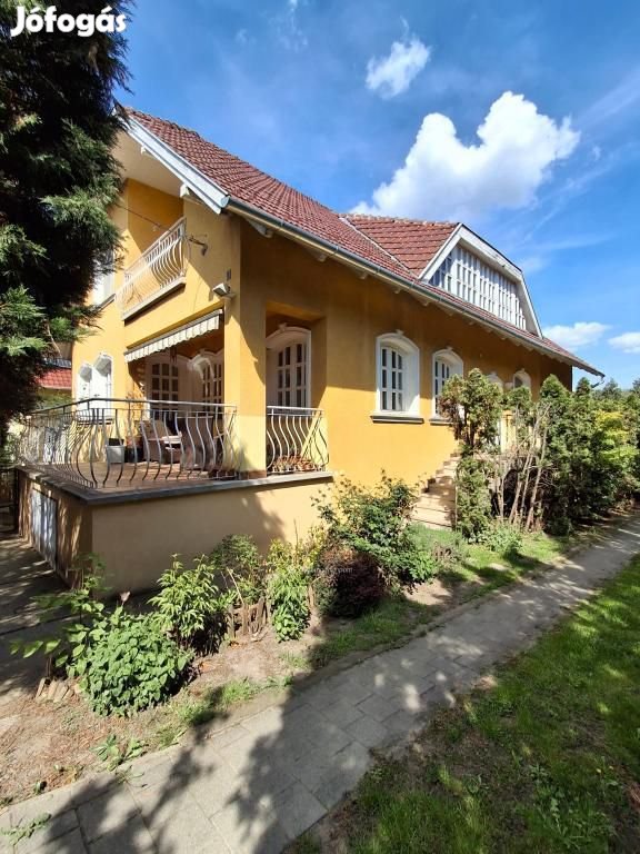 Veresegyházi eladó 252 nm-es ház