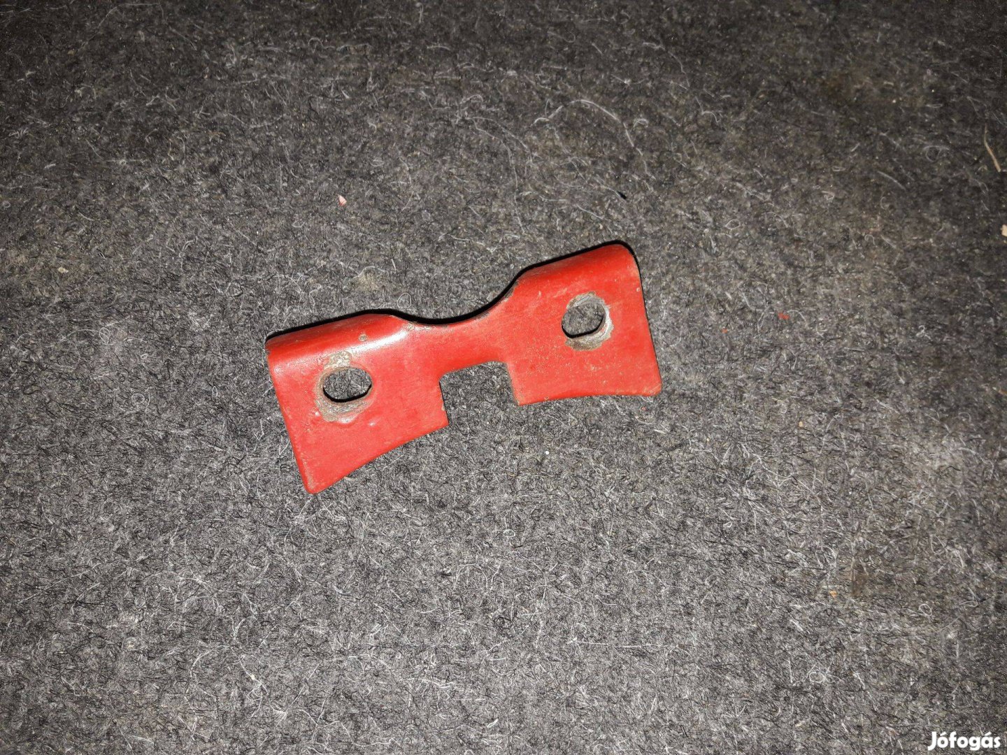 Verhovina 6 benzintank leszorító fül ( piros )