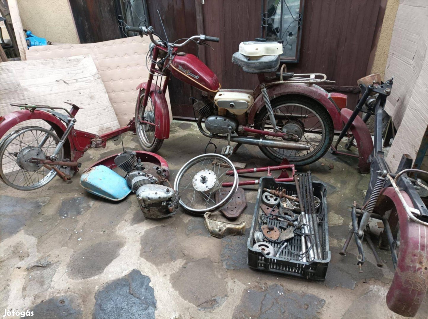 Verhovina alkatrészek