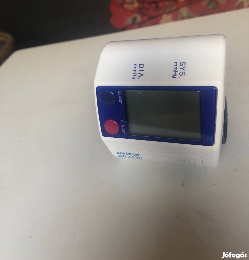 Vérnyomásmérő karon is hordozható