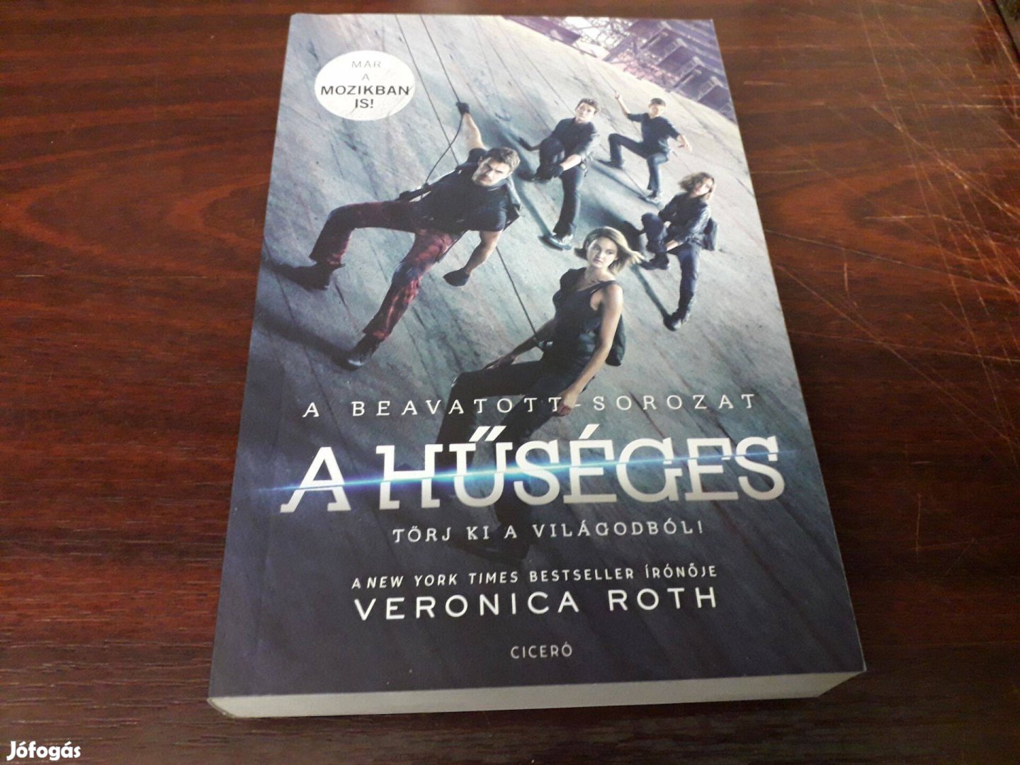 Veronica Roth - A hűséges