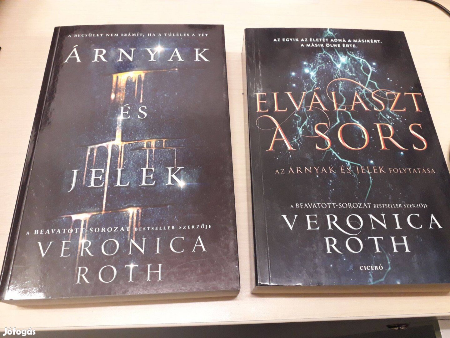 Veronica Roth - Árnyak és jelek 1-2