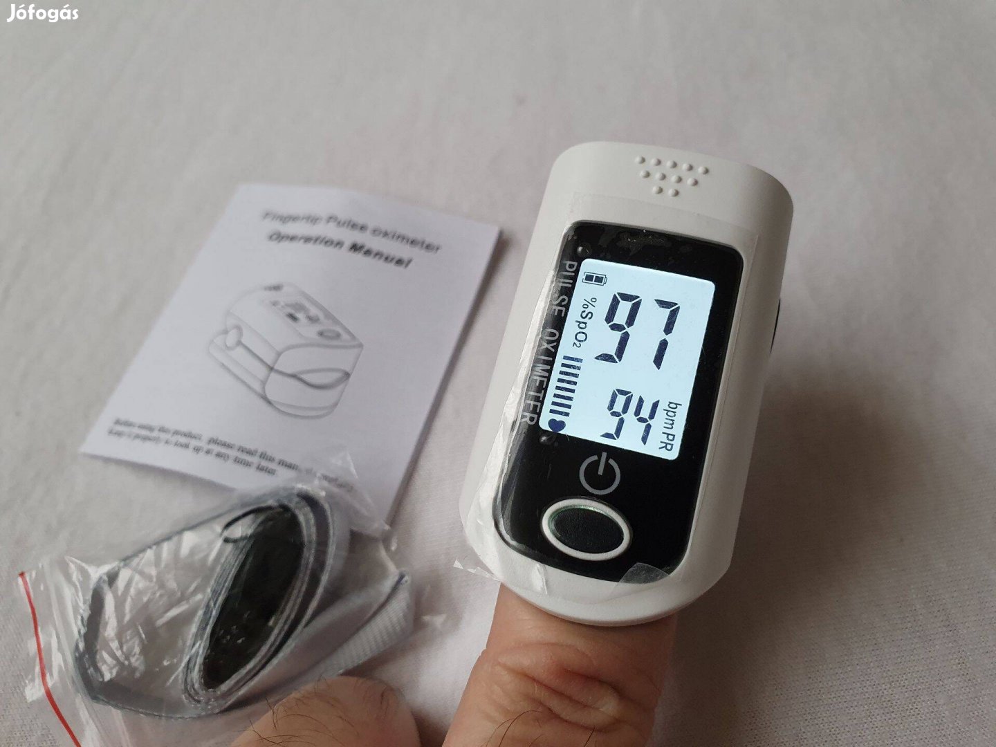 Véroxigénszint + pulzusmérő ujjra csíptethető Pulzoximéter LCD kijelző