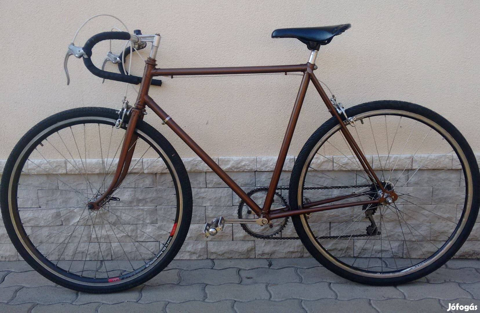 Verseny Kerékpár 28 " Trekking kerekekkel