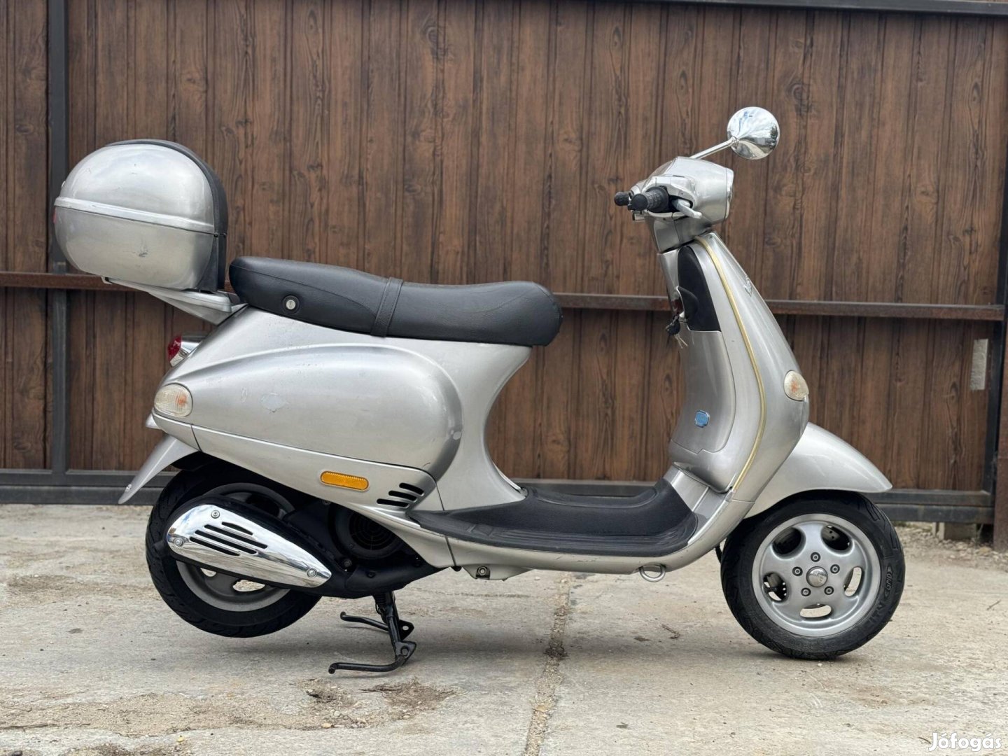 Vespa ET4 .....