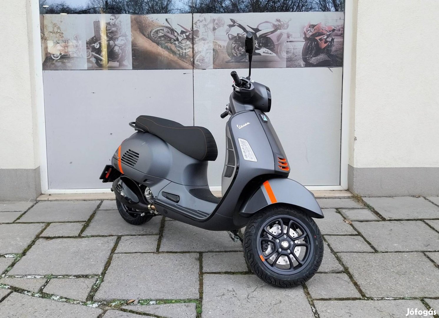 Vespa GTS 300 Super Sport 2024-as modell Rendel