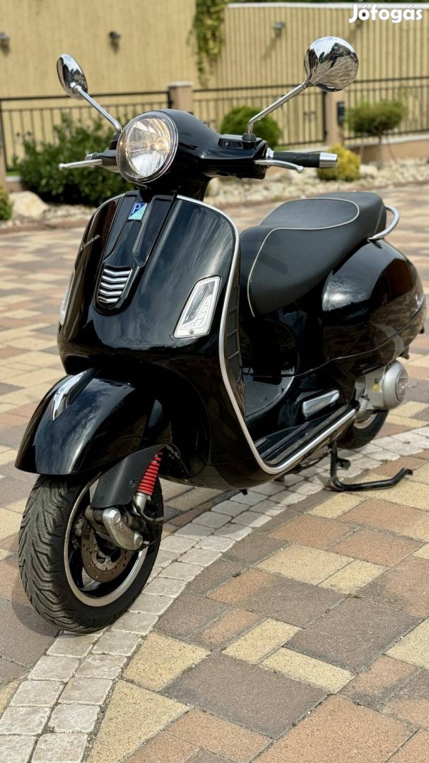 Vespa GTS 300i Hibátlan állapotban