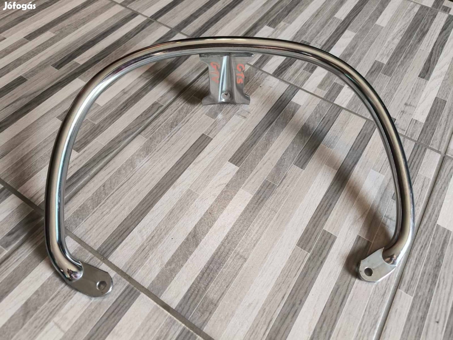 Vespa GTS GTV csomagtartó kapaszkodó