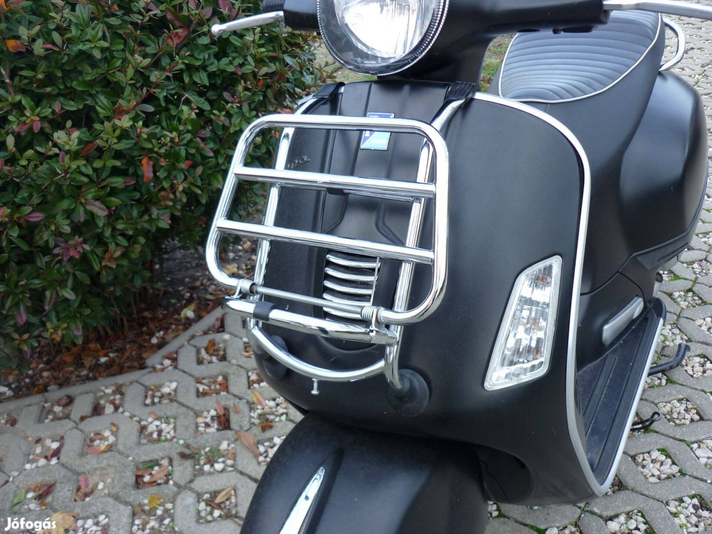 Vespa GTS első csomagtartó