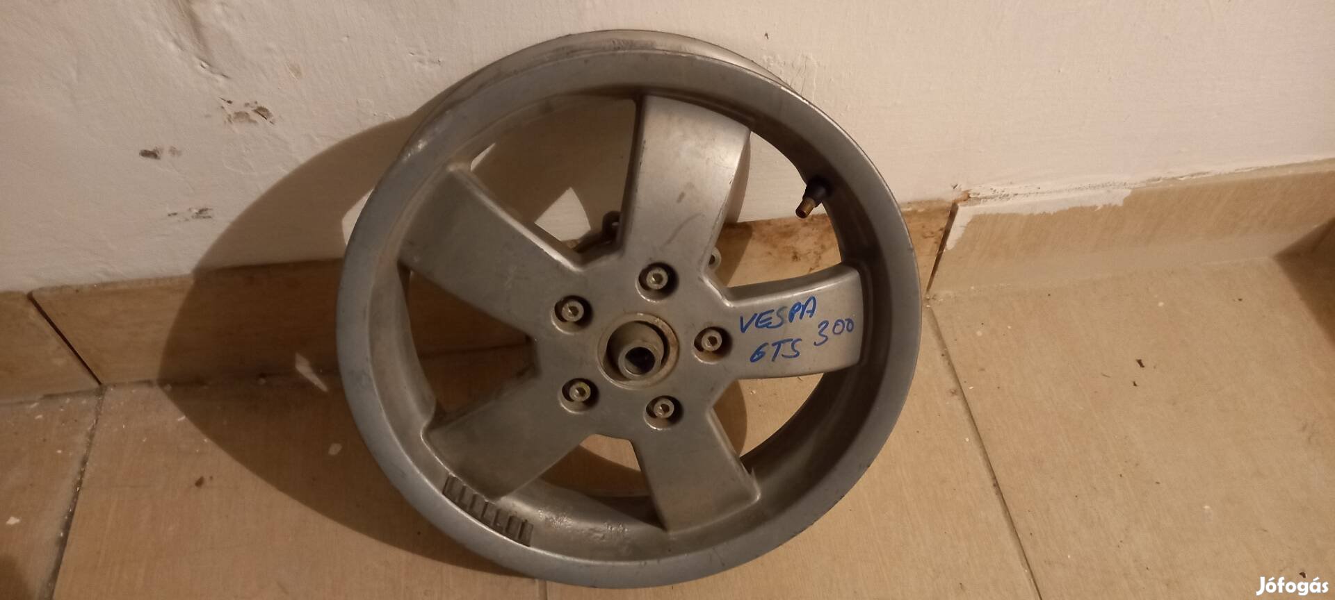 Vespa GTS elsö kerék Miskolc