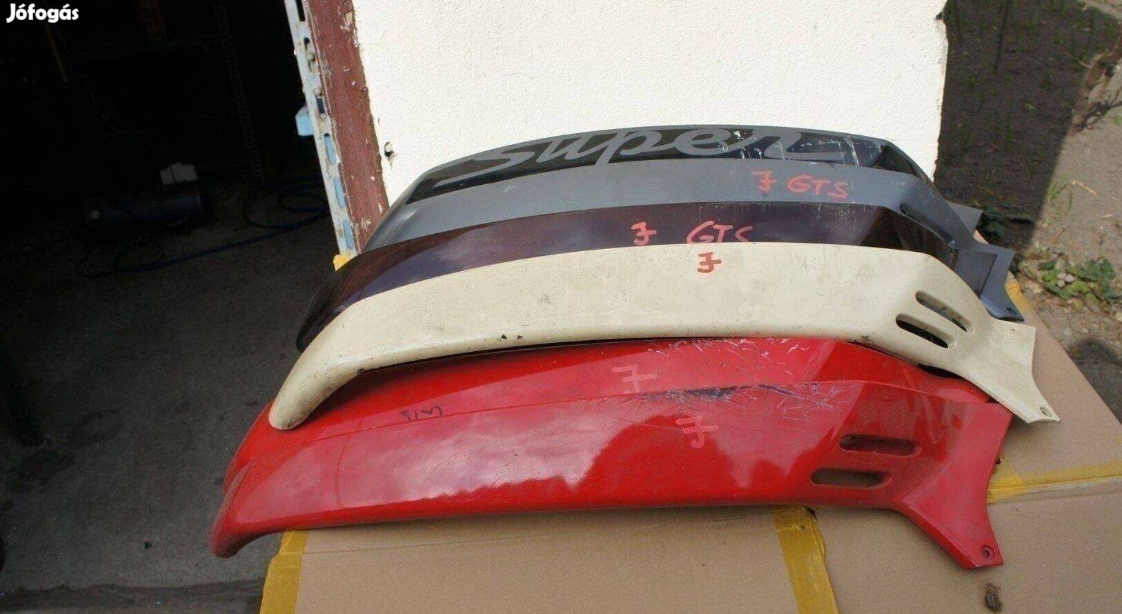Vespa GTS oldalidom oldalcsík jobb