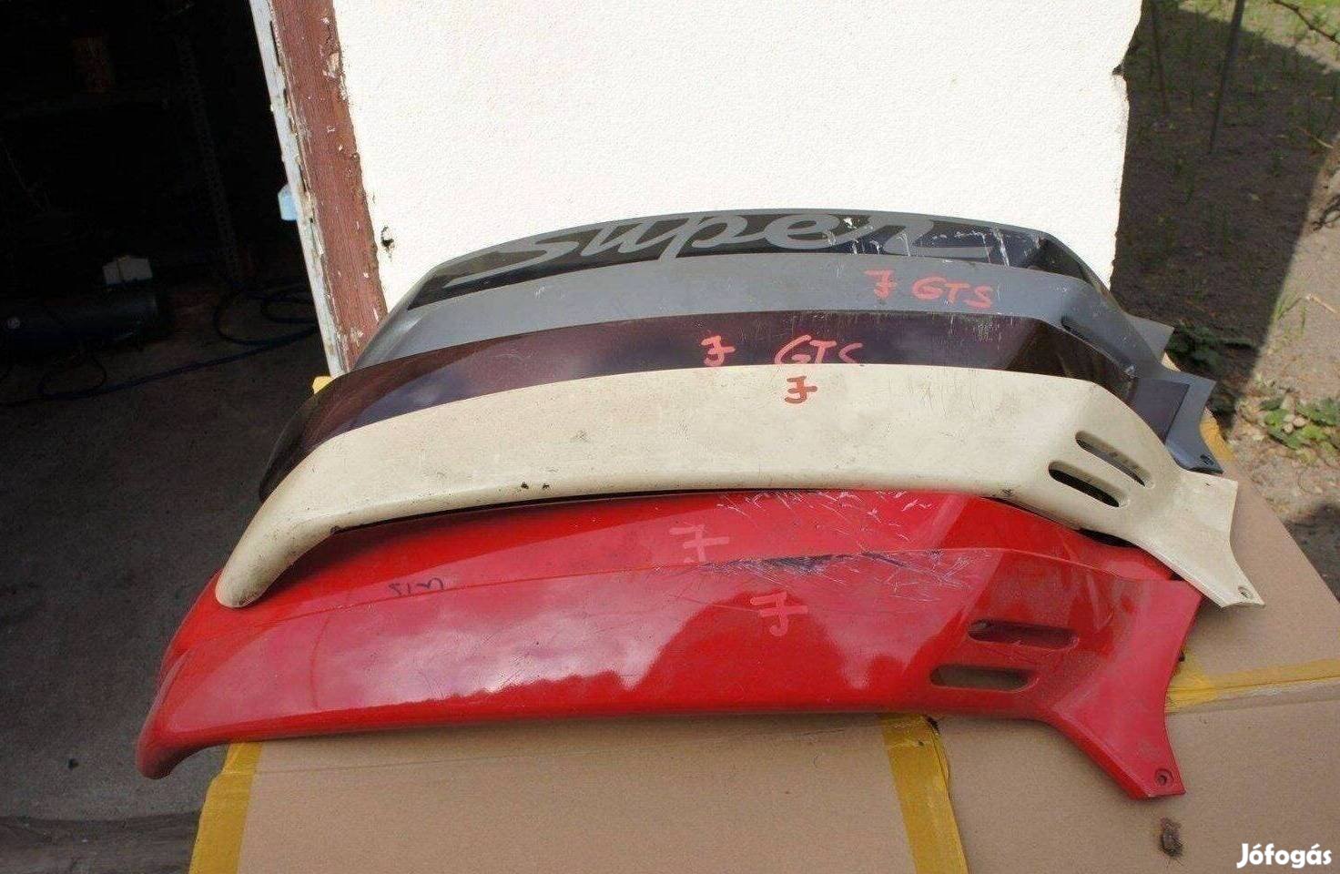 Vespa GTS oldalidom oldalcsík jobb
