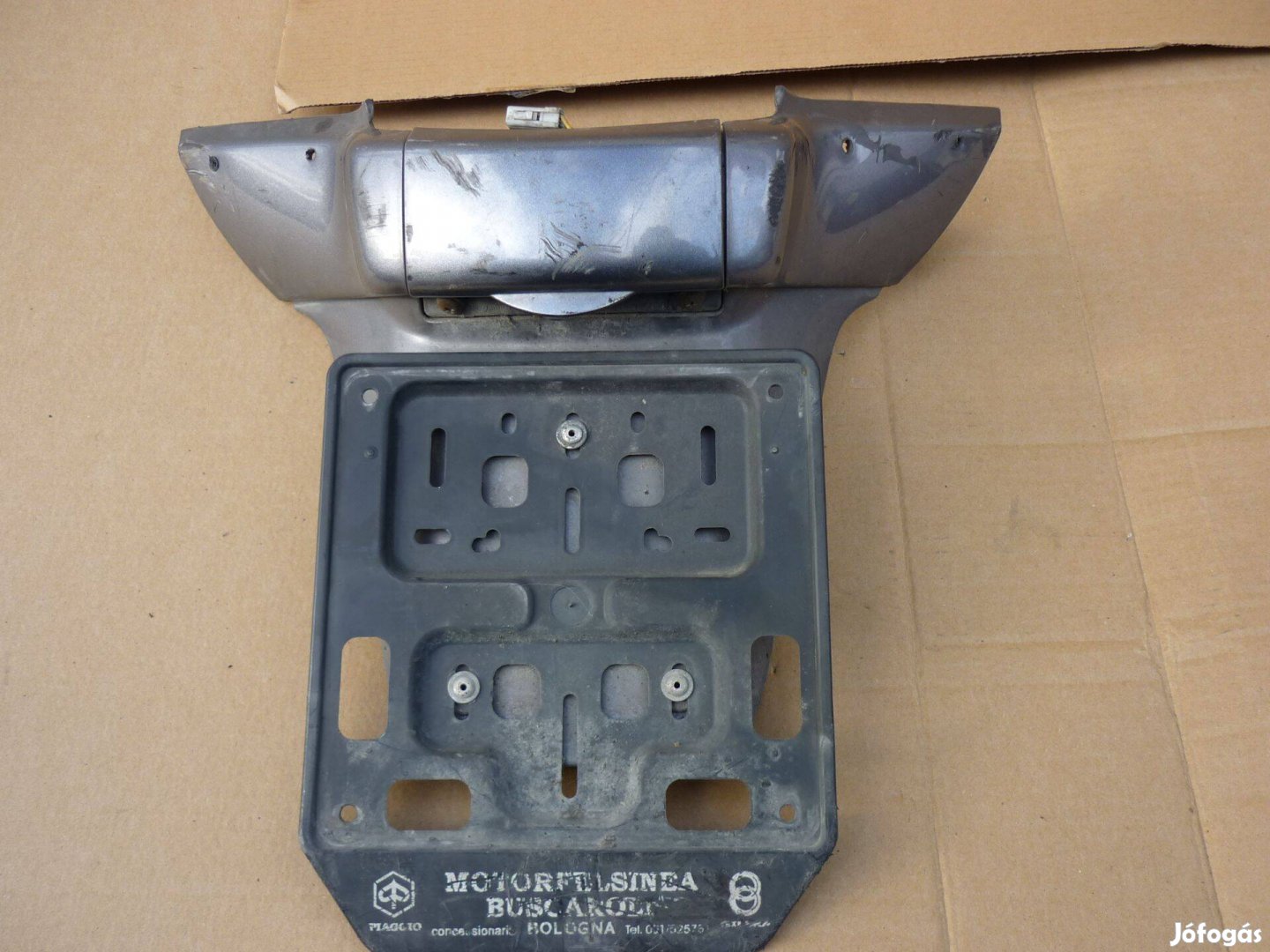 Vespa GT 125 200 hátsó sárvédő farokidom rendszámtartó kompletten