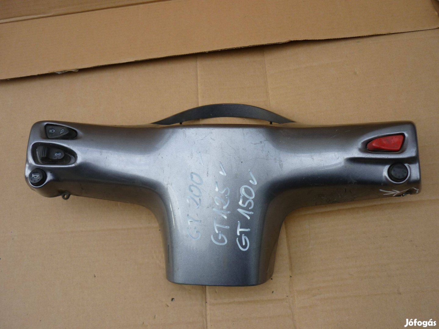 Vespa GT műszerfal idom kapcsolókkal