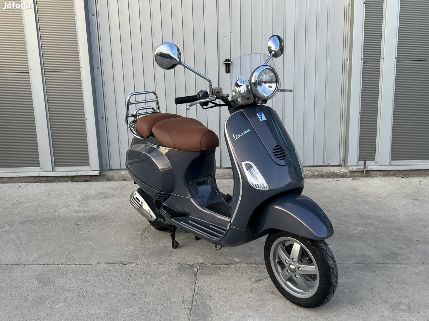 Vespa LXV 125 .