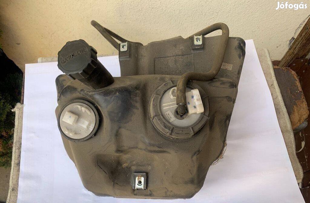 Vespa LX 125 150 ie üzemanyag tank üzemanyagtank injektoros