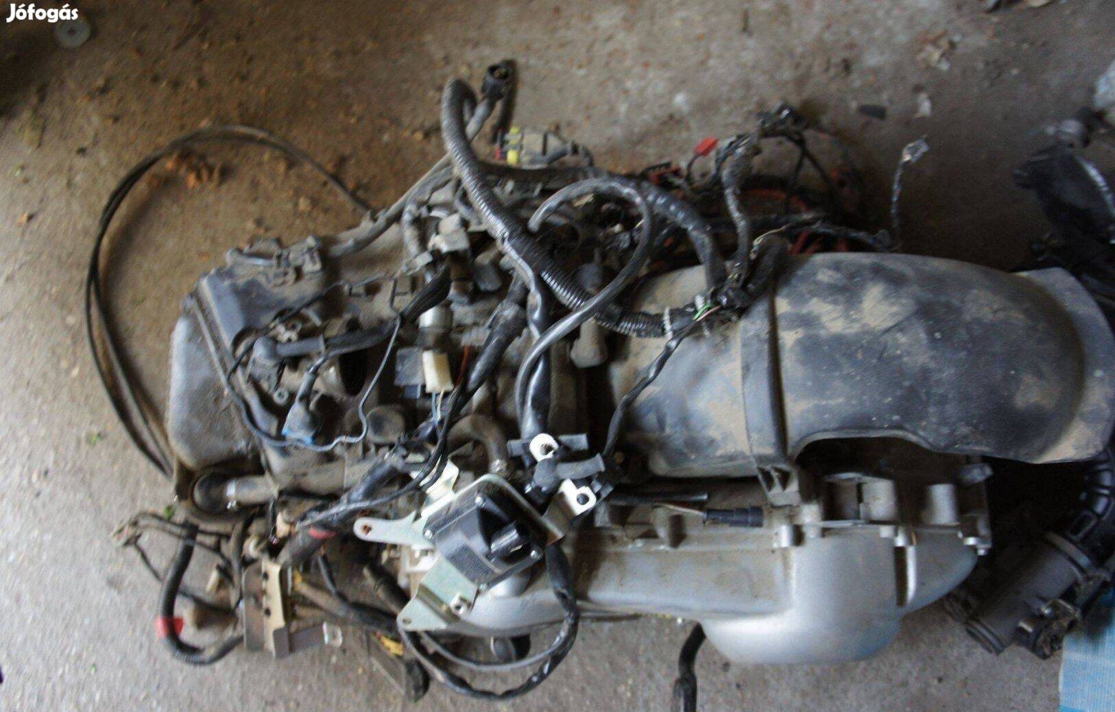 Vespa LX 125 blokk motor motorblokk injektoros 3v