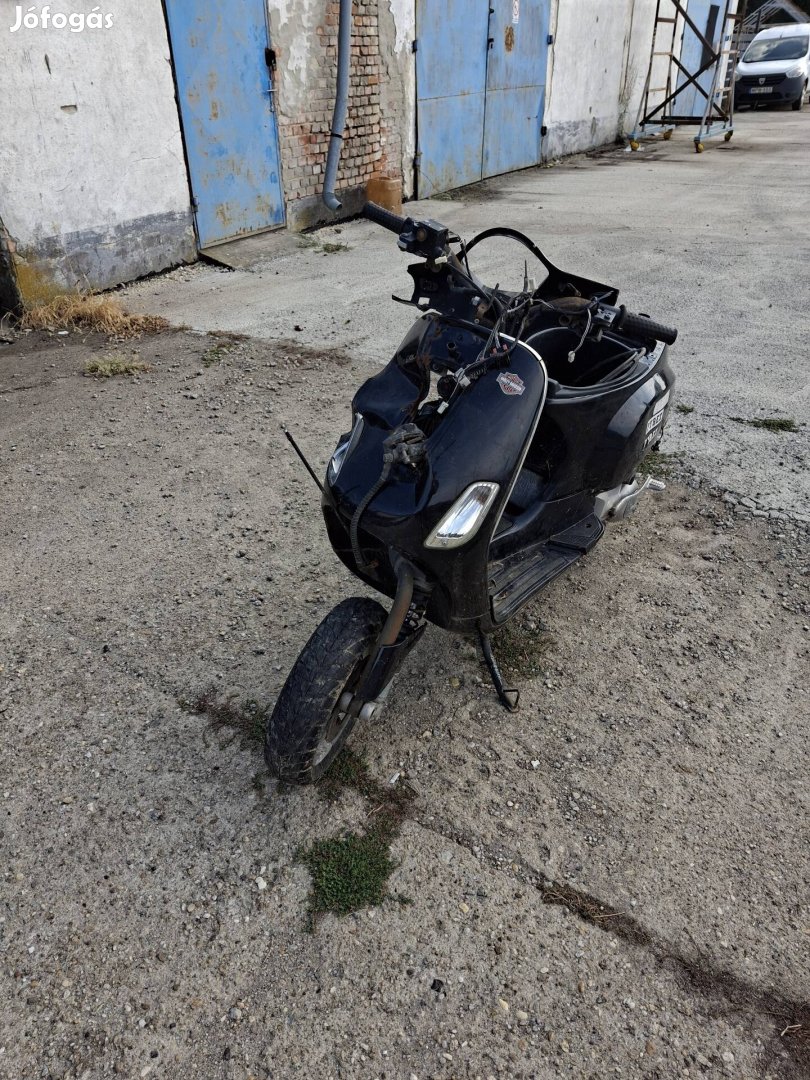 Vespa Lx 125 bontott alkatrészek 