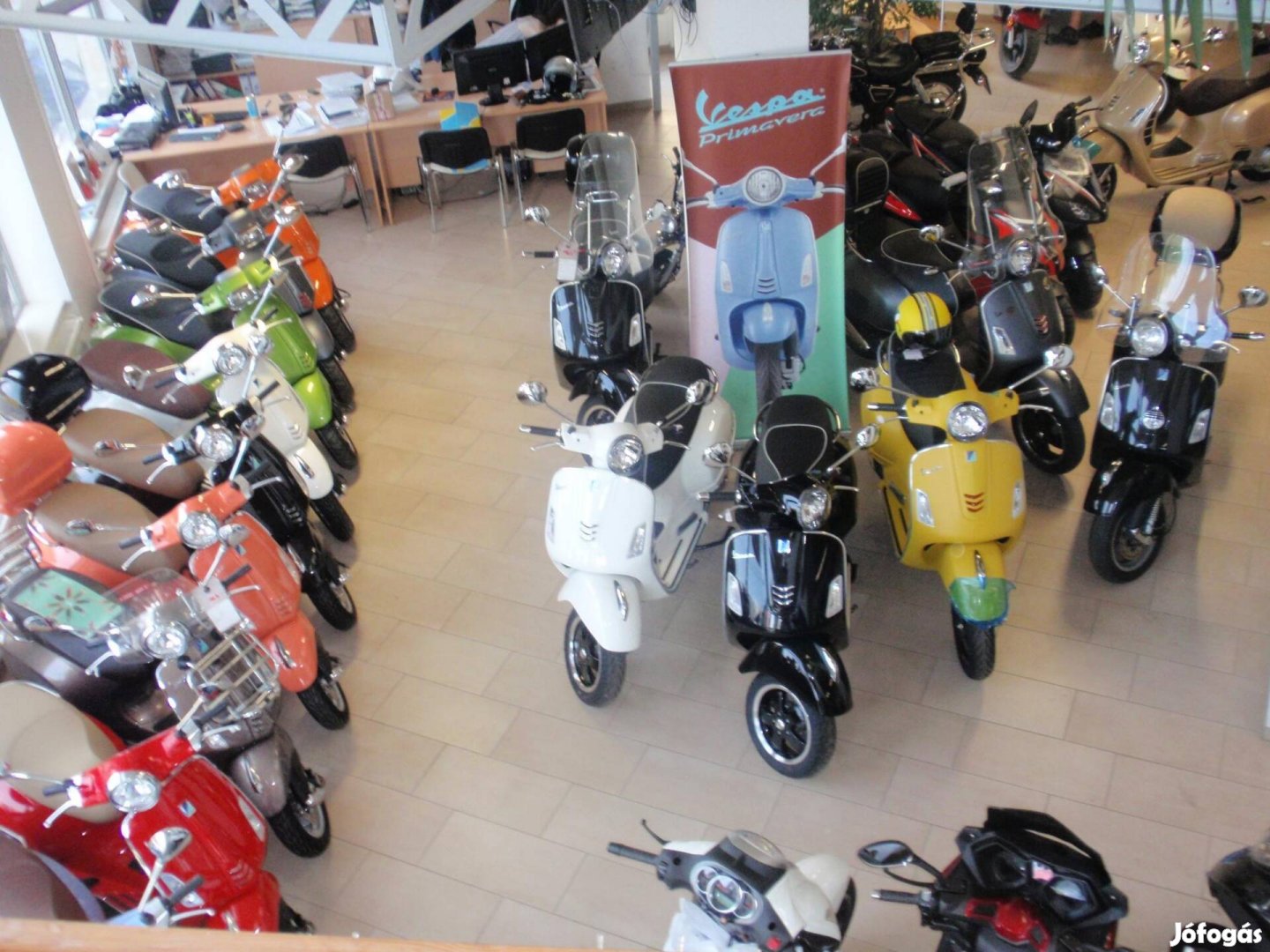 Vespa Primavera 50 2T 24-es új 0km-es!Black Fri...