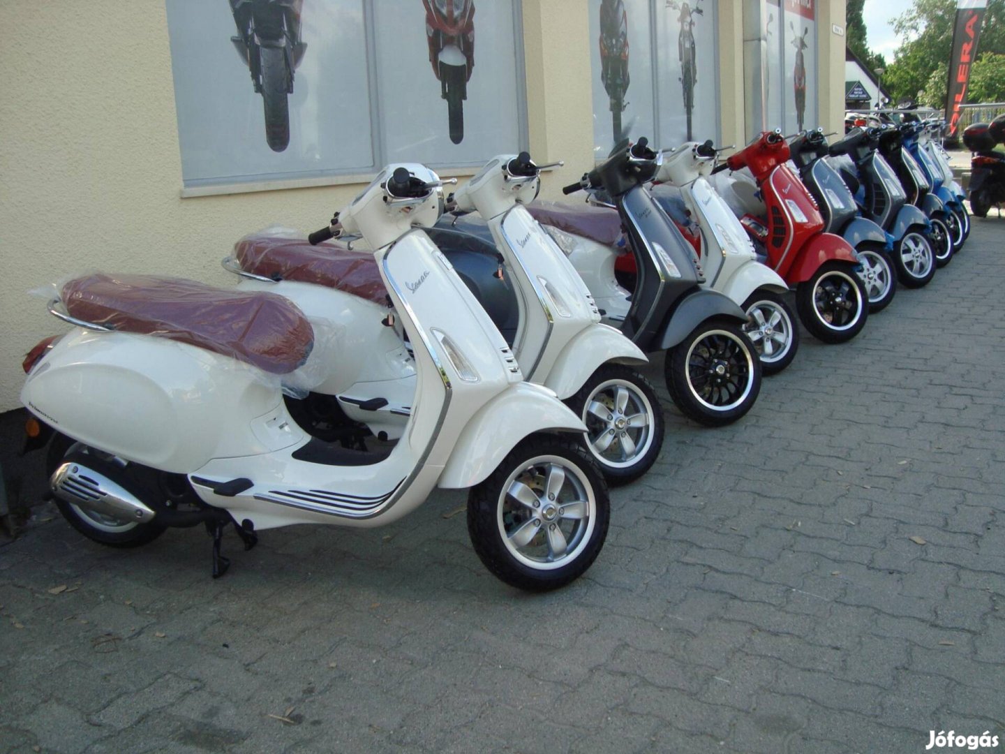 Vespa Primavera 50 2T Szülinapi Akció!