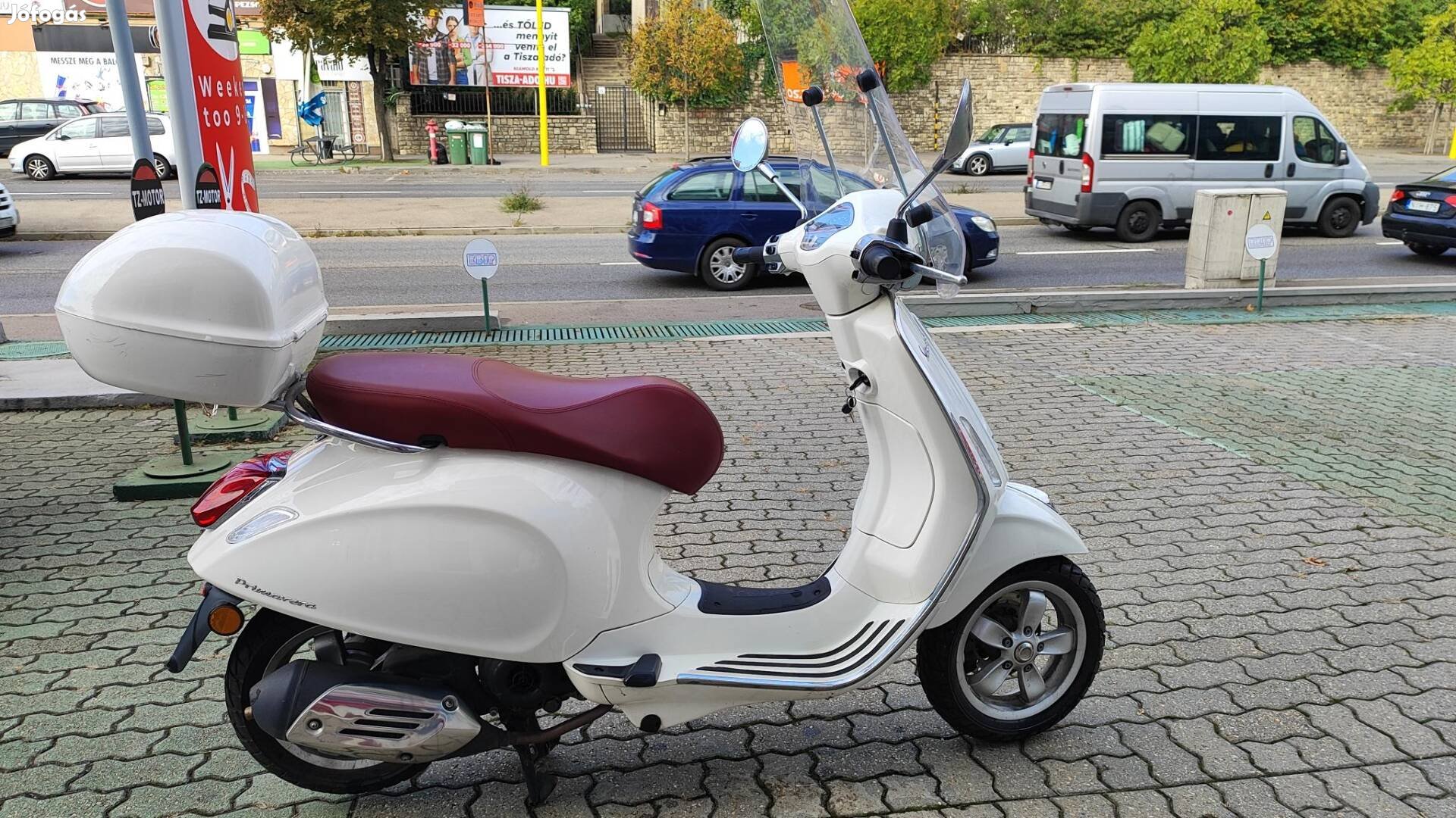 Vespa Primavera 50 4T Magyar! Garantált 8.200 Km!