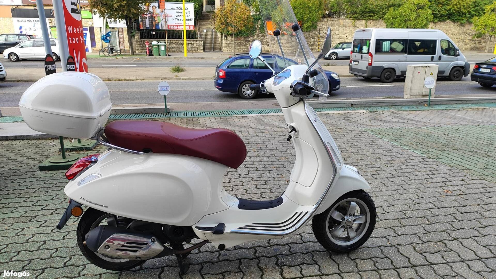 Vespa Primavera 50 4T Magyar! Garantált 8.200 Km!