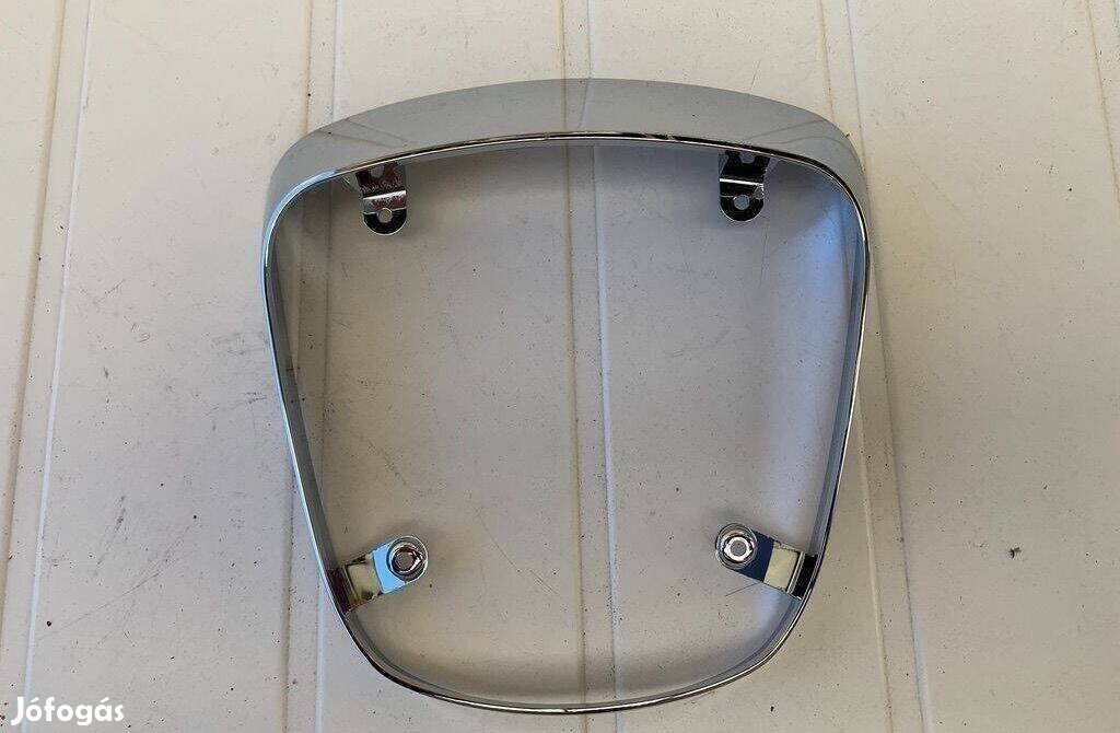 Vespa Sprint Primevera hátsó lámpa króm keret új