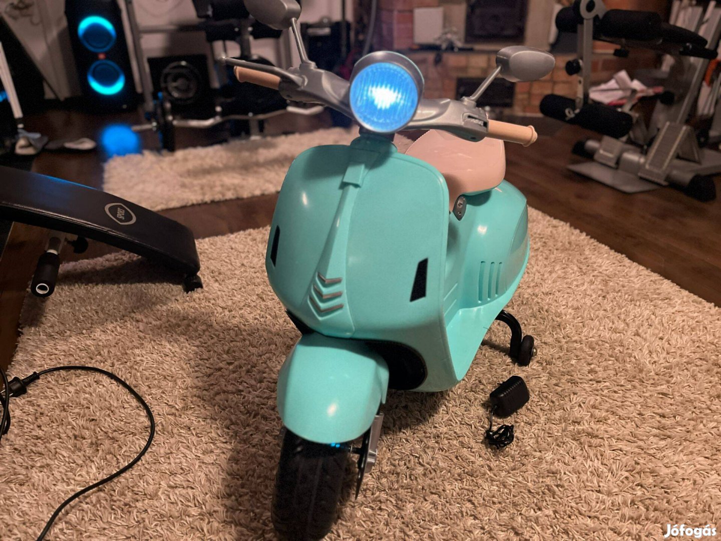 Vespa - nagytestű elektromos gyerek gyermek kismotor robogó bluetooth