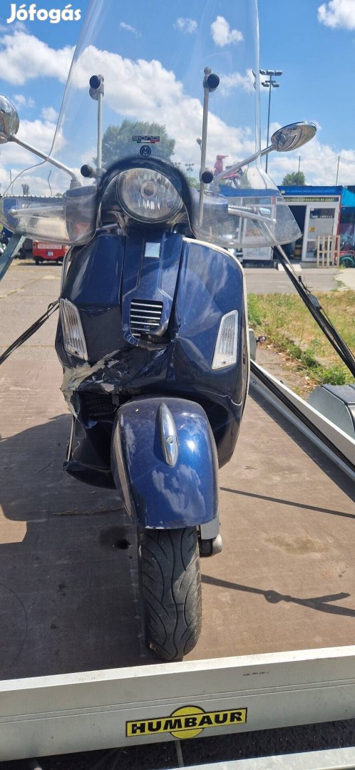 Vespa gts 125 ie bon tásban