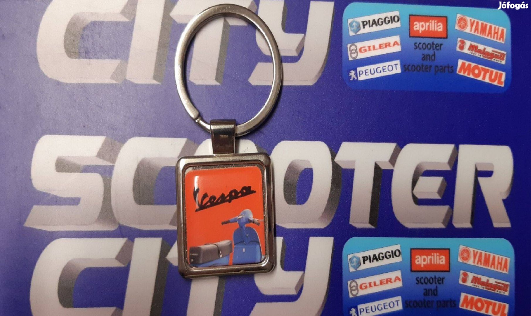 Vespa gyári új fém kulcstartó