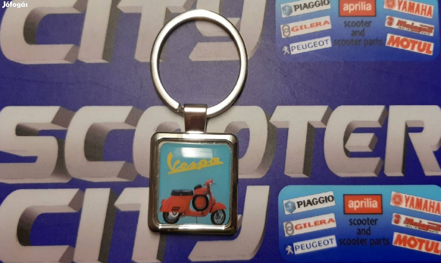 Vespa gyári új fém kulcstartó