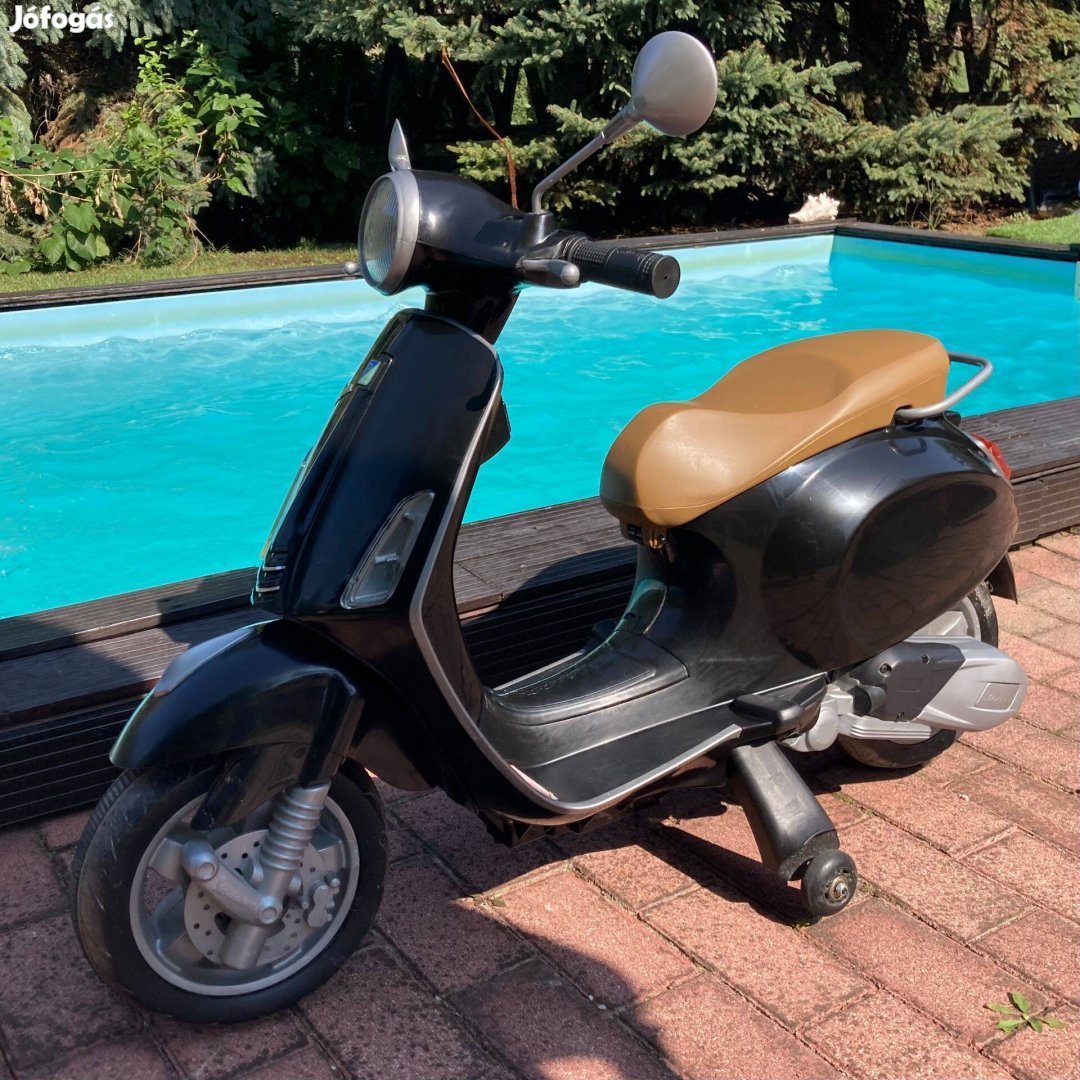 Vespa robogó gyerek elektromos motorkerékpár - fekete színű