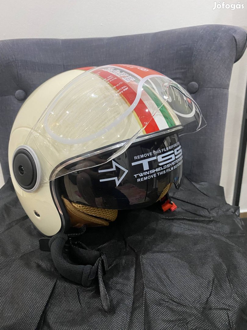 Vespa stílusú bukósisak 