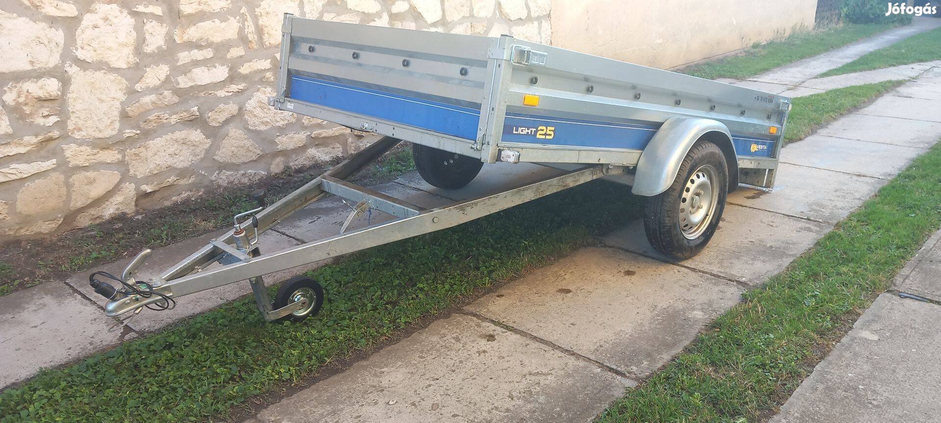 Vesta-V250 utánfutó