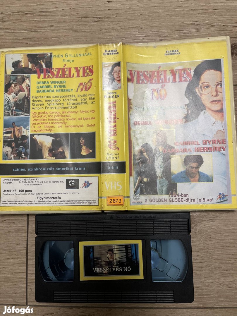 Veszélyes nő vhs.   