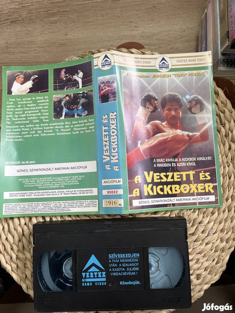 Veszett és a kickboxer vhs 