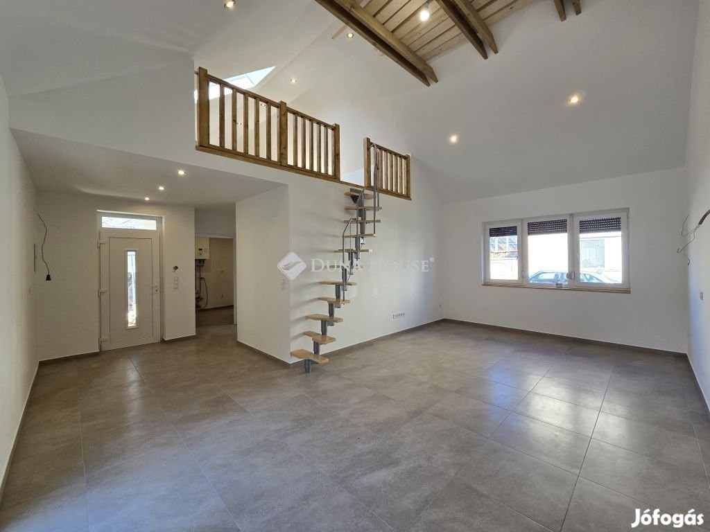 Veszprémi 70 nm-es ház eladó