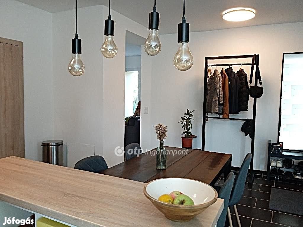 Veszprémi 91 nm-es lakás eladó